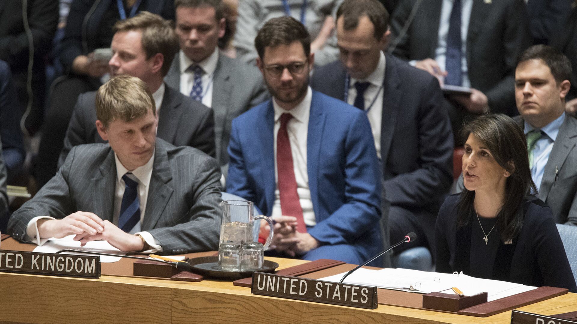 Заместитель посла Великобритании в ООН Джонатан Аллен и американский посол при ООН Никки Хейли - ИноСМИ, 1920, 17.03.2018