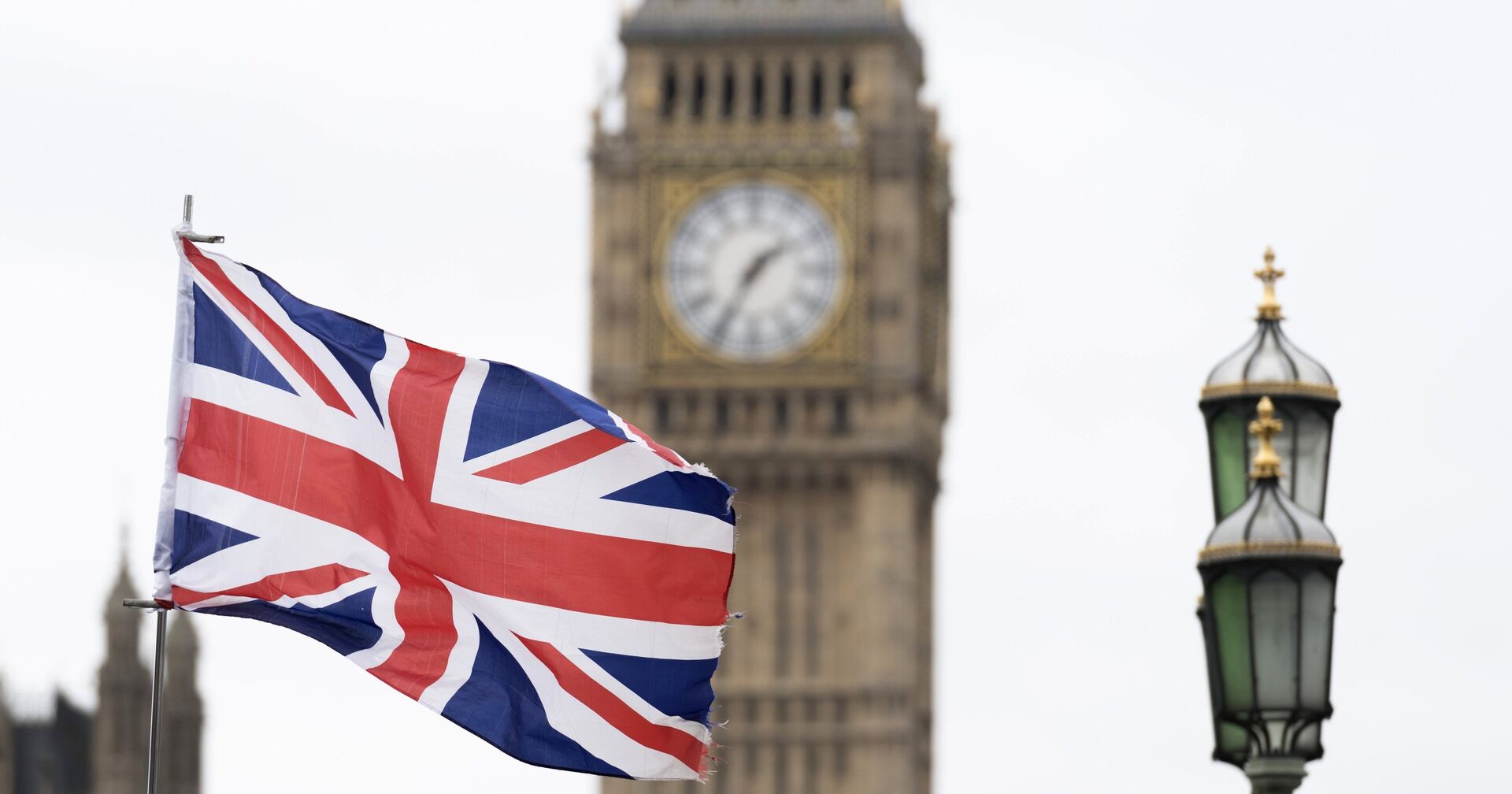 Флаг Великобритании на фоне Вестминстерского дворца в Лондоне - ИноСМИ, 1920, 05.12.2021