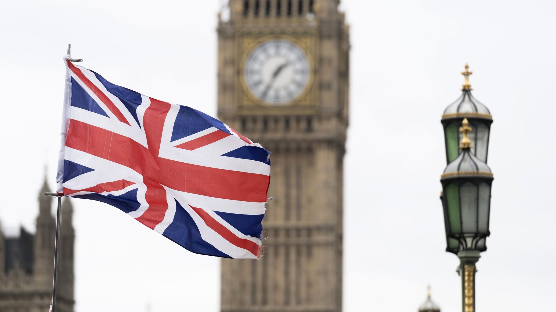 Флаг Великобритании на фоне Вестминстерского дворца в Лондоне - ИноСМИ, 1920, 05.12.2021
