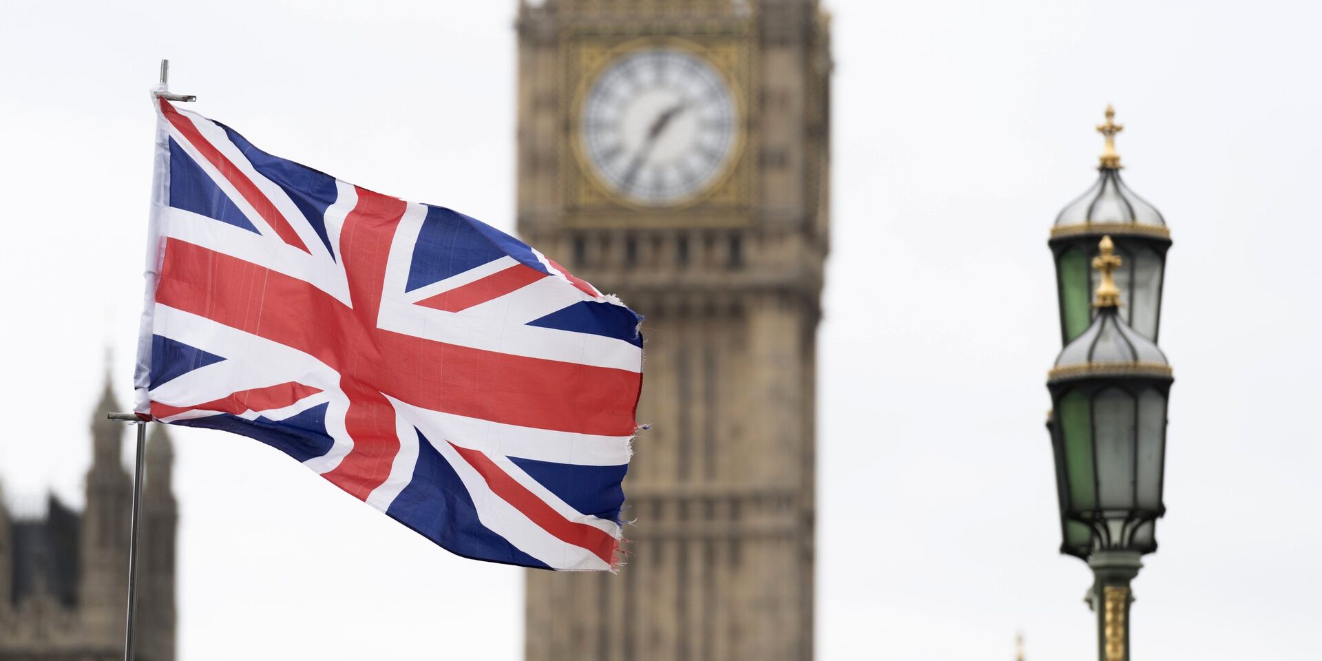 Флаг Великобритании на фоне Вестминстерского дворца в Лондоне - ИноСМИ, 1920, 15.08.2022