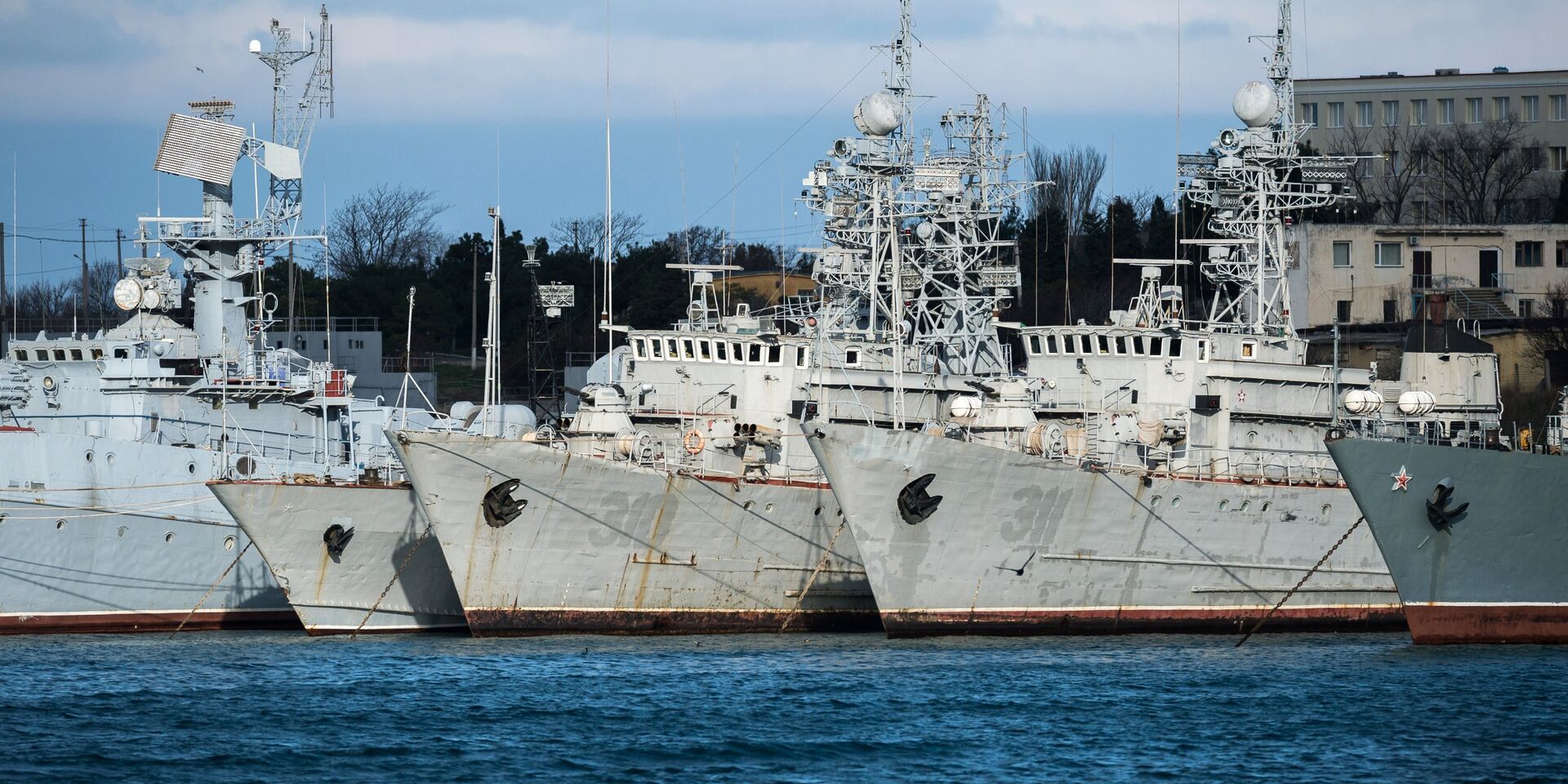 Корабли, которые ранее входили в состав военно-морских сил Украины, в бухте Севастополя. 13 января 2017 - ИноСМИ, 1920, 02.01.2023