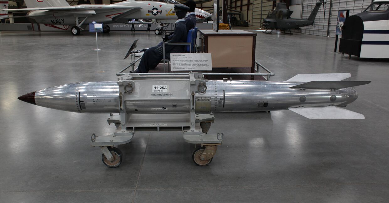 Ядерная бомба B61, США