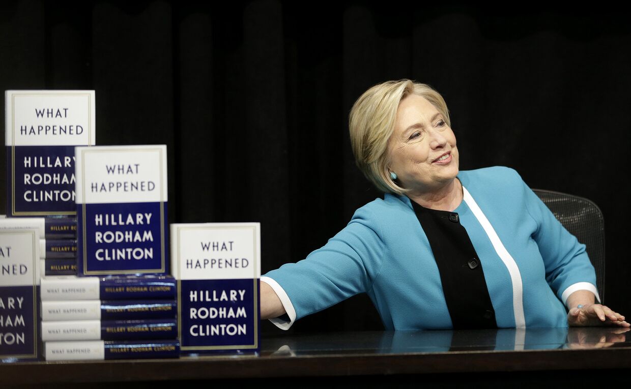 Хиллари Клинтон на презентации своей книги «Что случилось?» в книжном магазине в Нью-Йорке