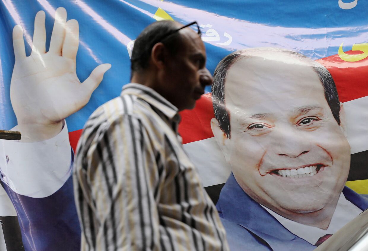 Агитационный плакат президента Египта Абдель Фаттаха АС-Сиси в Каире