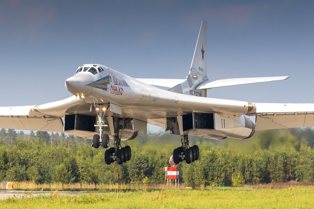 Российский бомбардировщик Ту-160