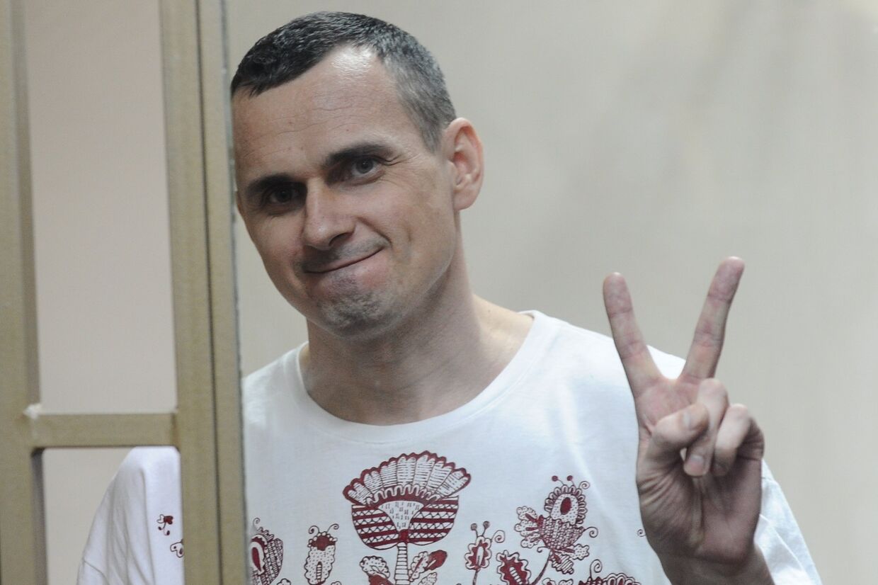 Режиссер Олег Сенцов, обвиняемый в создании террористического сообщества в Крыму и подготовке терактов. 25 мая 2015