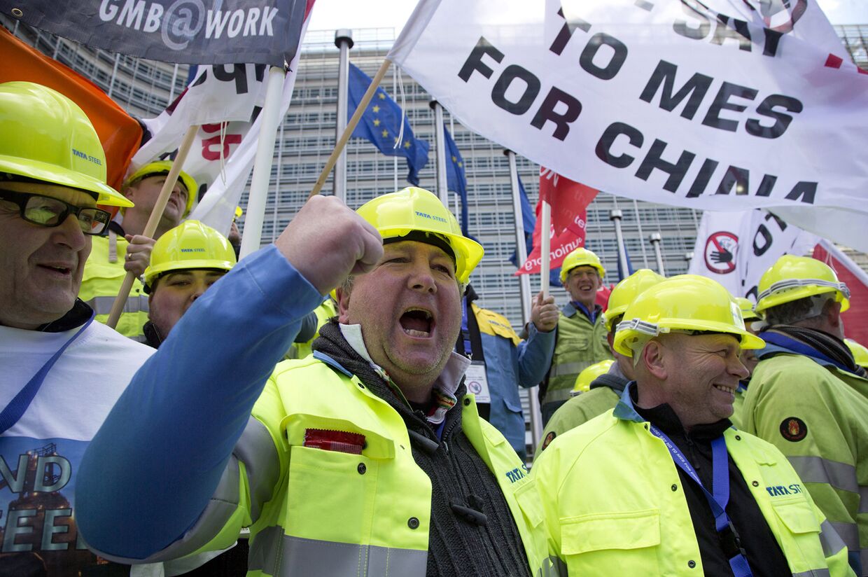 Акция протеста работников сталелитейной промышленности в Брюсселе