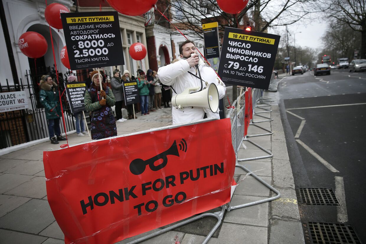 Российский бизнесмен Евгений Чичваркин во время акции протеста против президентских выборов в России
