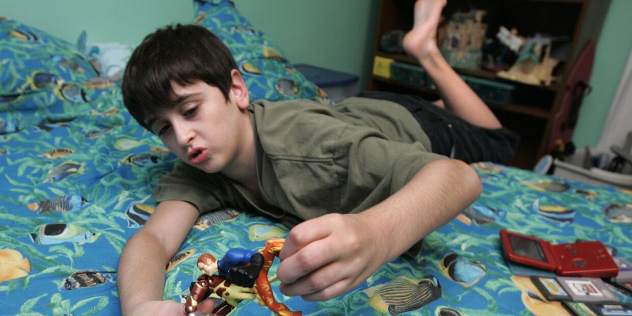 Райан Мэсси, младший их троих братьев в семье, где все дети страдают синдромом Аспергера. Джорджия, США