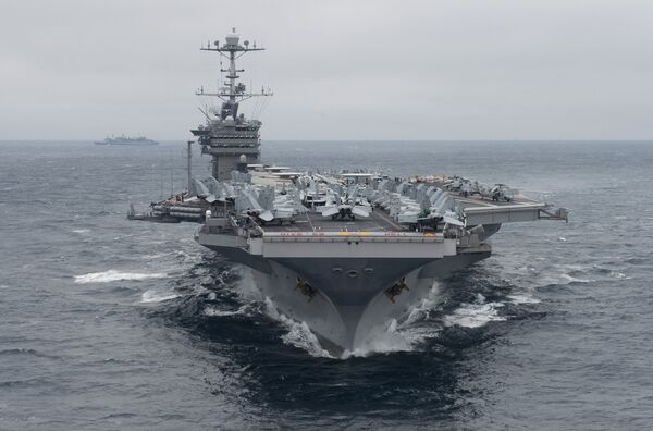 Американский авианосец USS Harry Truman Американский авианосец USS Harry Truman