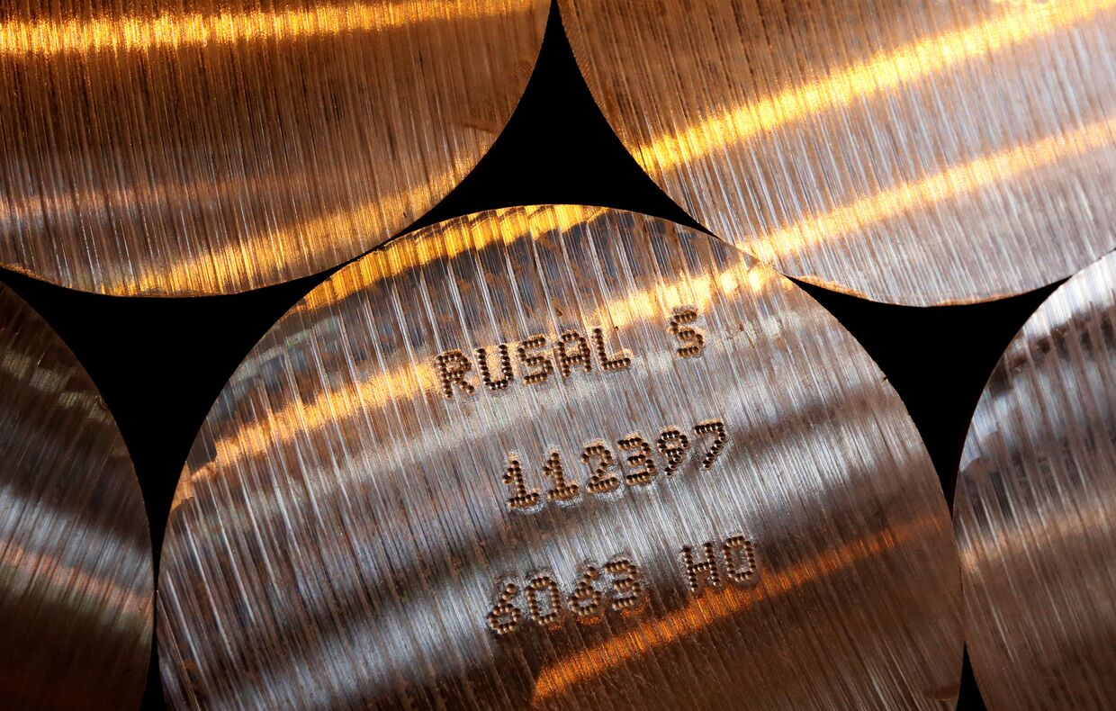Маркированные алюминиевые слитки, произведенные российской алюминиевой компанией «Русал»