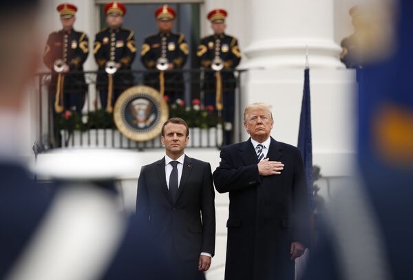 Президент США Дональд Трамп и президент Франции Эммануэль Макрон в Белом доме