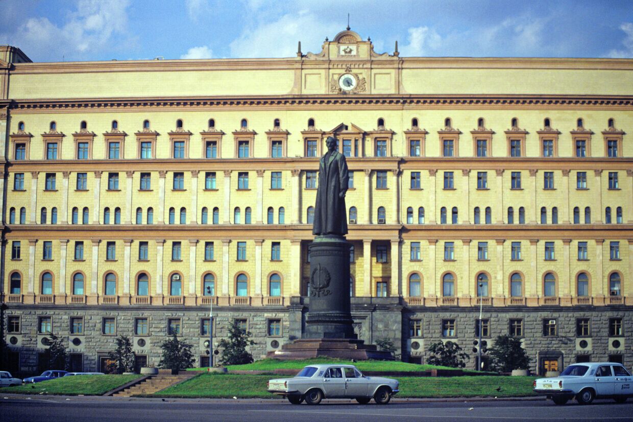 Лубянская площадь. Памятник Ф.Э.Дзержинскому