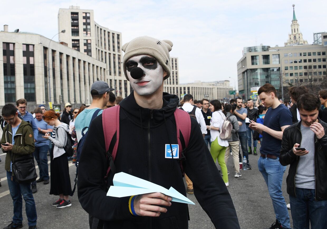 Участник митинга в поддержку мессенджера Telegram на проспекте Сахарова в Москве