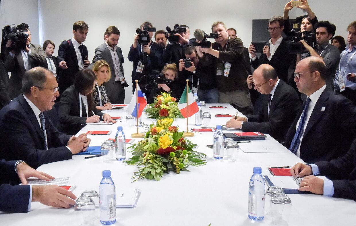 Встреча глав МИД России и Италии Сергея Лаврова и Анджелино Альфано в Бонне