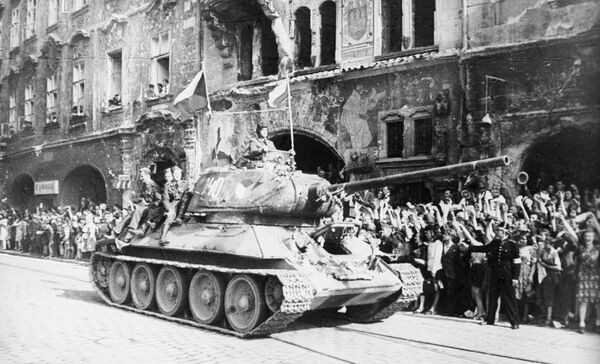 Танк Т-34 в Праге Танк Т-34 в Праге