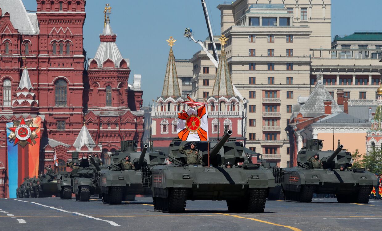 Танки Т-14 «Армата» на военном параде