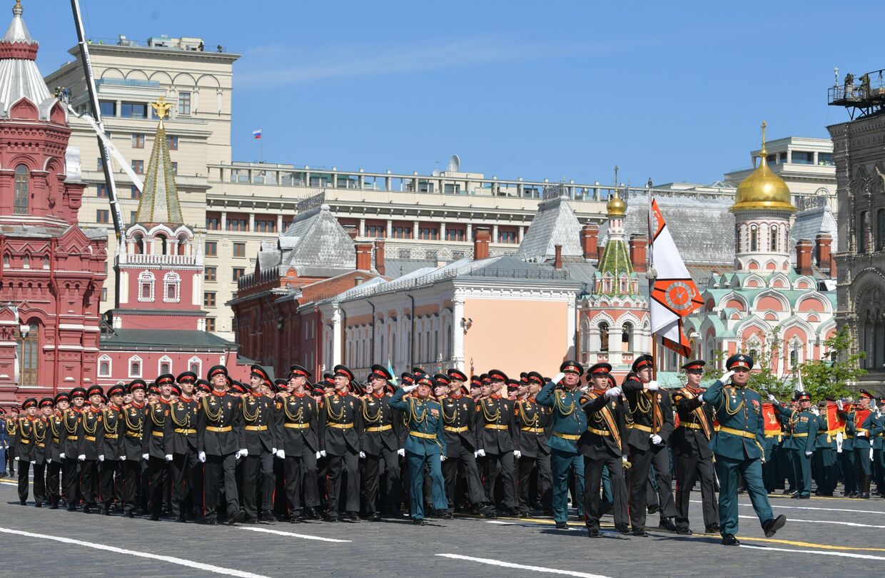 Военнослужащие парадных расчетов на военном параде, посвященном 73-й годовщине Победы в Великой Отечественной войне 1941-1945 годов. 9 мая 2018