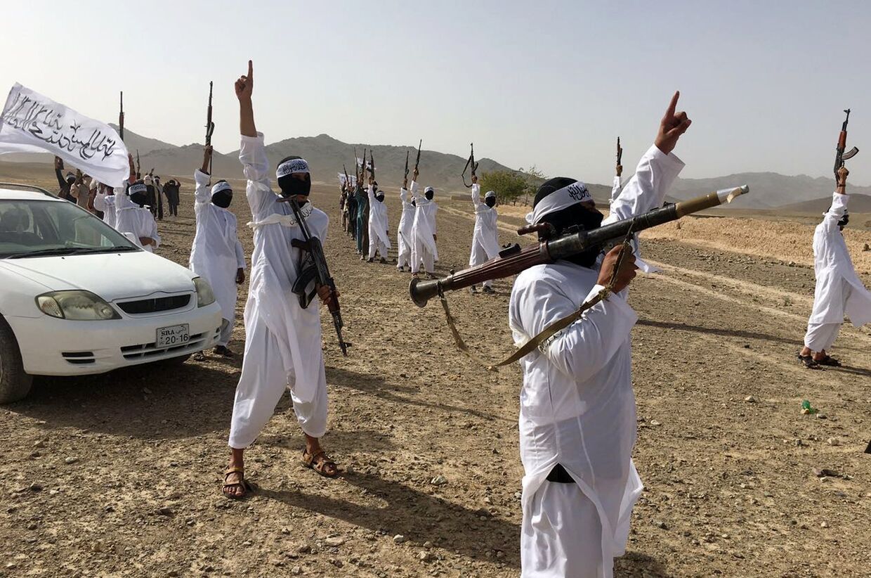 Последователи течения Талибана Mahaaz-e-Dadullah