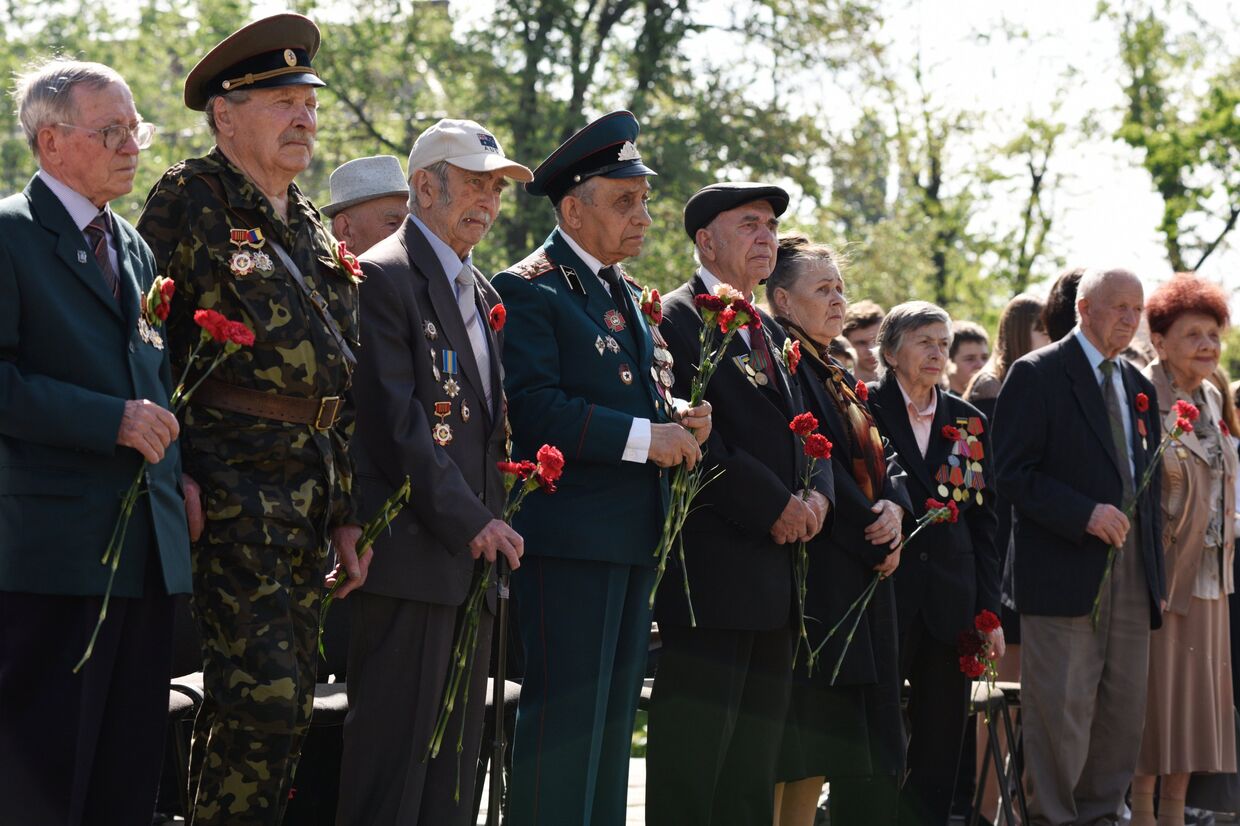 Митинг-реквием по случаю Дня памяти и примирения и 73-й годовщины победы над нацизмом во Второй мировой войне возле Монумента Мужества в Киеве. 8 мая 2018