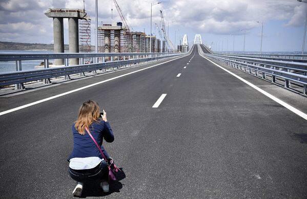 Открытие автомобильного движения по Крымскому мосту