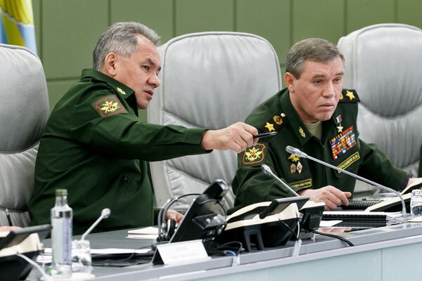 Министр обороны РФ Сергей Шойгу и первый заместитель министра обороны РФ Валерий Герасимов Министр обороны РФ Сергей Шойгу и первый заместитель министра обороны РФ Валерий Герасимов