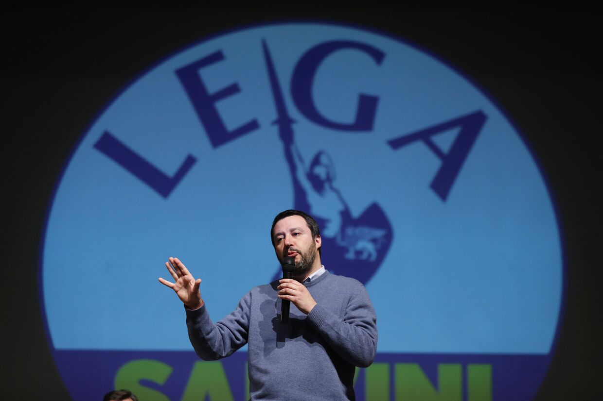 Лидер политической силы Лига севера Маттео Сальвини во время предвыборной кампании в Вероне