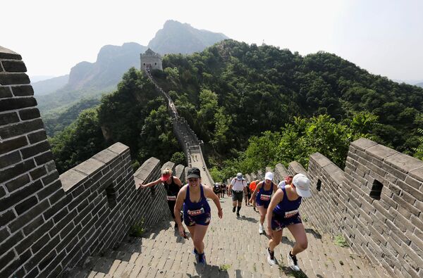 Участники марафона по Великой китайской стене