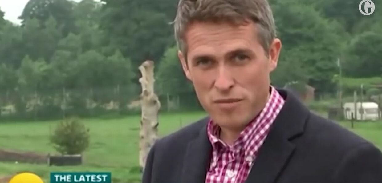 Richard Madeley cuts off Gavin Williamson after he repeatedly dodges question on Russia