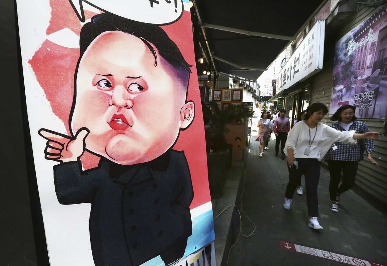 Карикатура на северокорейского лидера Ким Чен Ына в Сеуле