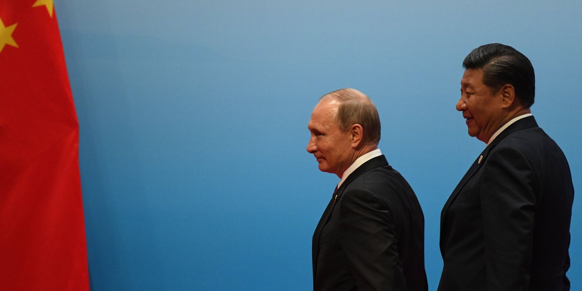 Президент РФ Владимир Путин и председатель КНР Си Цзиньпин во время встречи лидеров БРИКС. 4 сентября 2017 - ИноСМИ, 1920, 08.08.2025