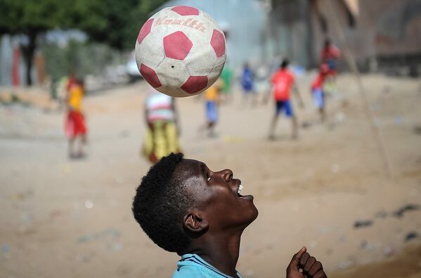 Уличный футбол в Могадишо, Сомали