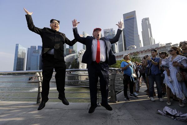 Двойники Ким Чен Ына и Дональда Трампа в Сингапуре