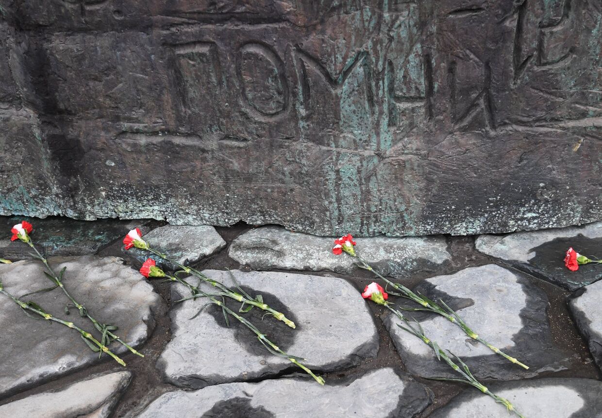 Памятник Стена скорби в Москве