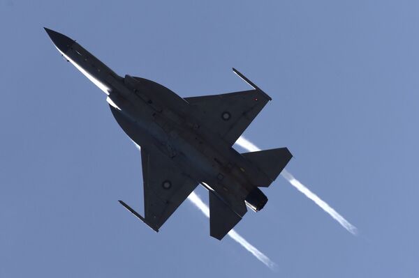 Истребитель JF-17 на международном авиакосмическом салоне Париж-Ле-Бурже Истребитель JF-17 на международном авиакосмическом салоне Париж-Ле-Бурже