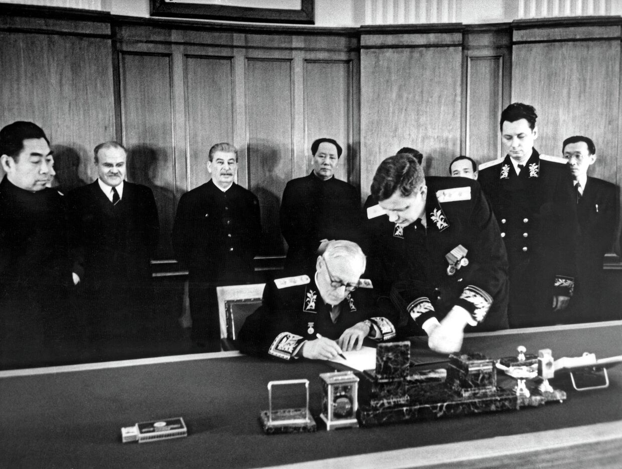 Подписание Договора между СССР и КНР 14 февраля 1950 г. в Москве