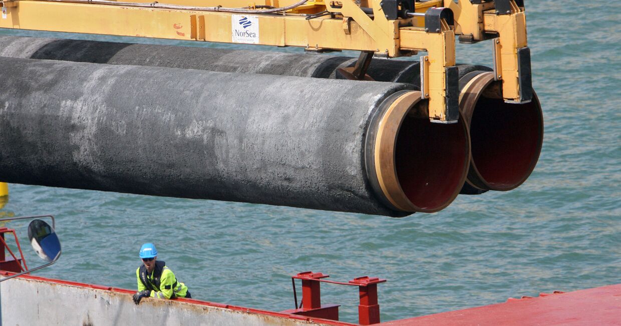 В порту Визби на острове Готланд идет подготовка к прокладке труб газопровода по дну Балтийского моря