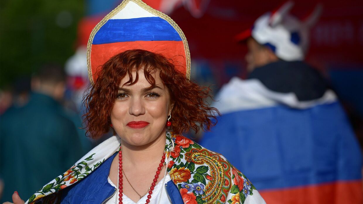 Болельщики перед матчем ЧМ-2018 по футболу между сборными России и Египта