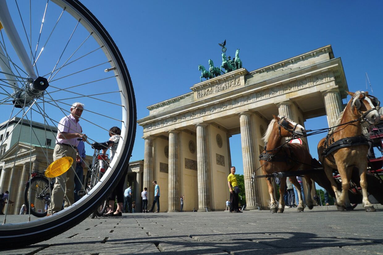 Вид на Бранденбургские ворота в Берлине