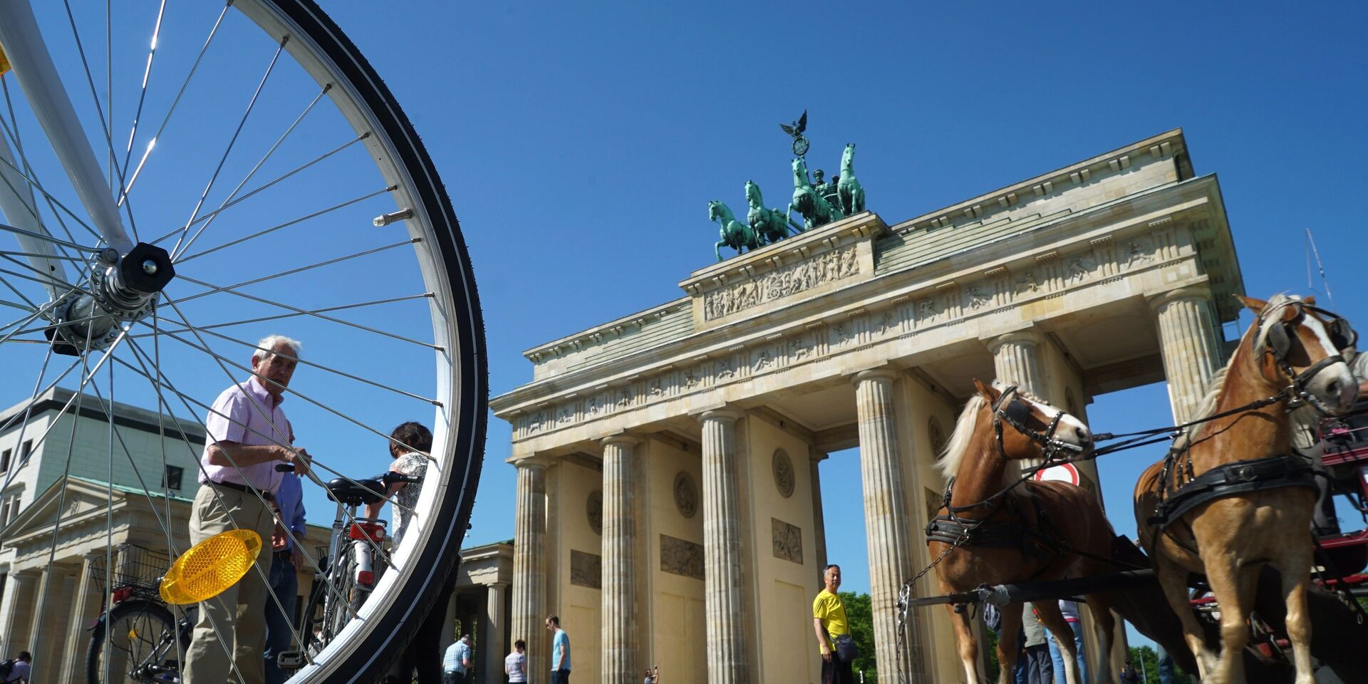 Вид на Бранденбургские ворота в Берлине - ИноСМИ, 1920, 28.04.2022