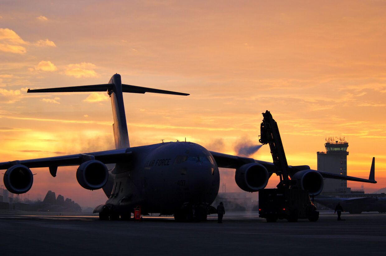 Американский транспортный самолет C-17 Глоубмастер III