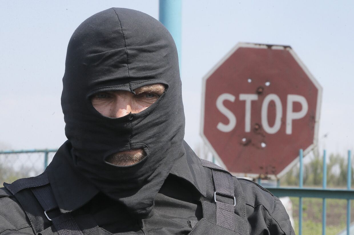 Про-украинский солдат в зоне конфликта на востоке Украины