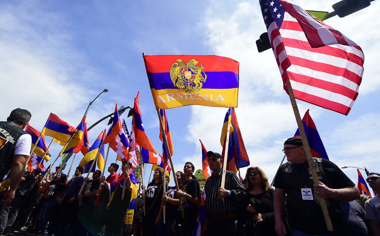 Демонстрация американских армян в Голливуде, штат Калифорния, США