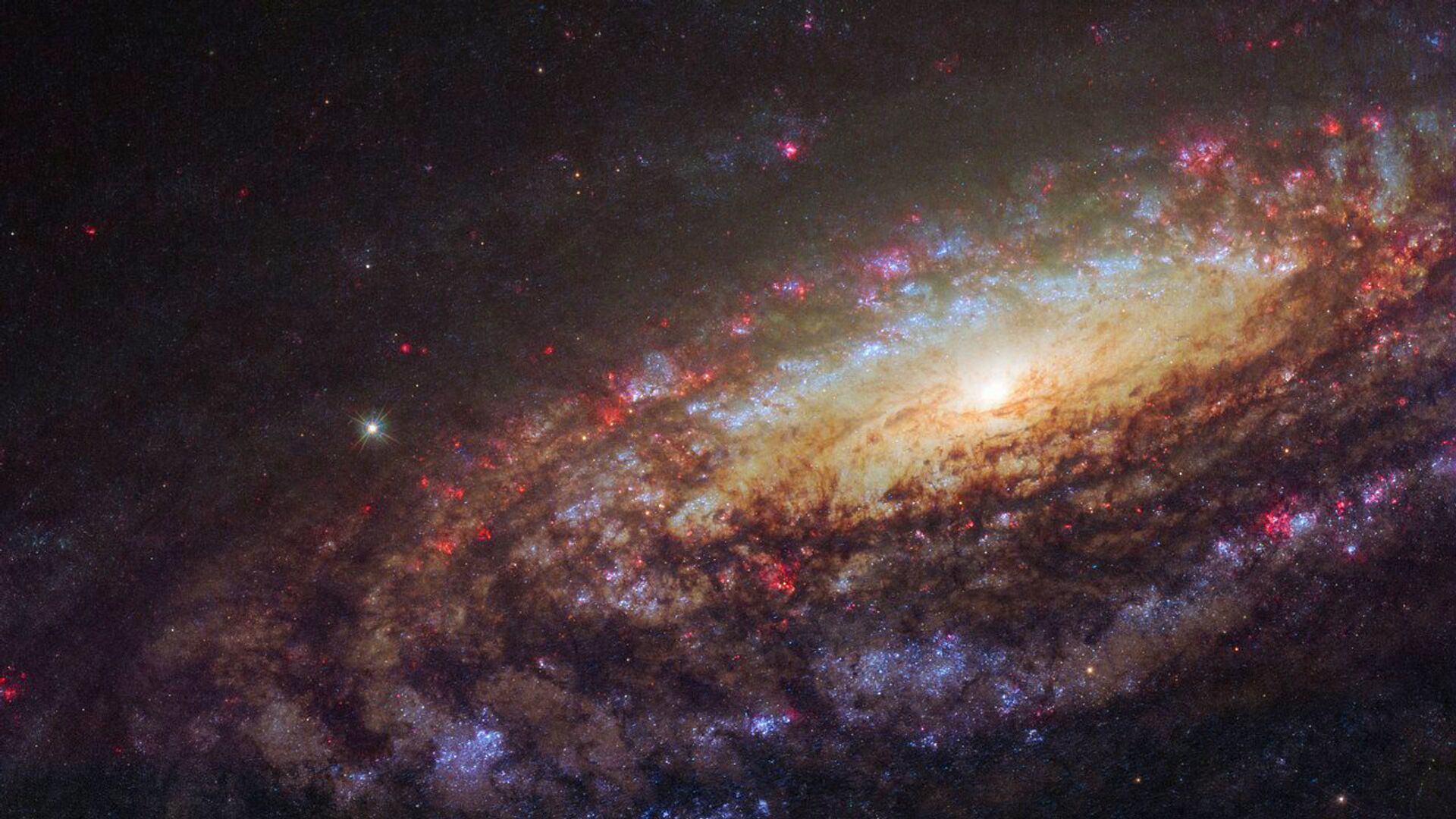 Фотография спиральной галактики NGC 7331, снятая телескопом «Хаббл» - ИноСМИ, 1920, 01.07.2023