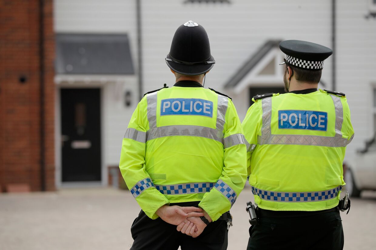 Полицейские в британском Эймсбери после госпитализации двух человек из-за отравления. 4 июля 2018