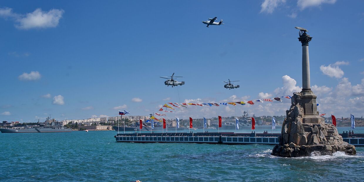 Во время военно-морского парада  в Севастополе