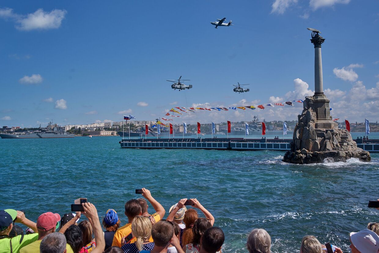 Во время военно-морского парада  в Севастополе