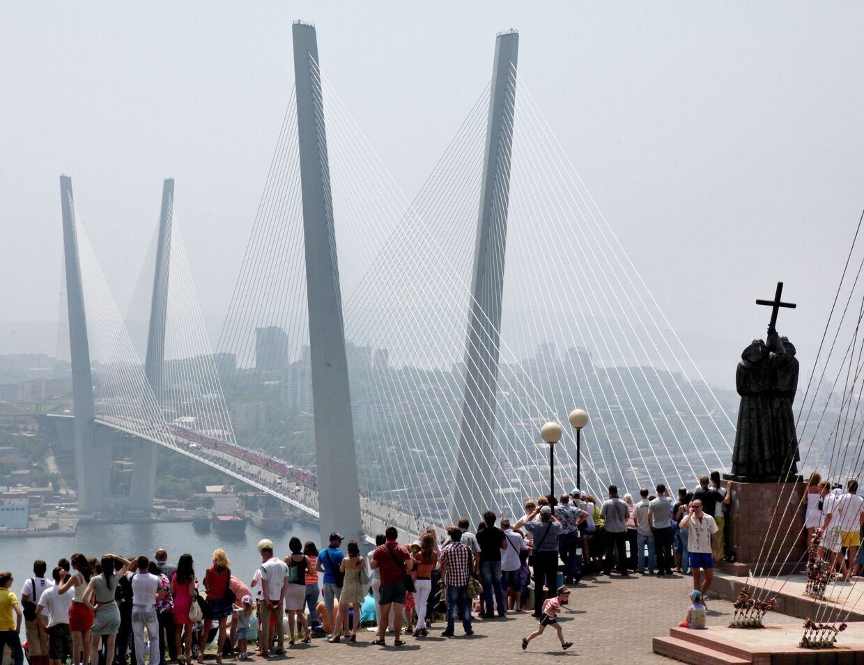 Мост через бухту Золотой Рог, Владивосток