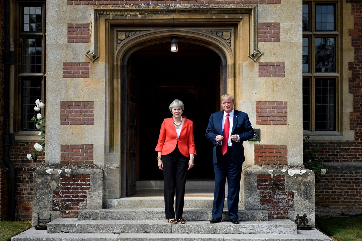 Премьер-министр Великобритании Тереза Мэй и президент США Дональд Трамп во время встречи