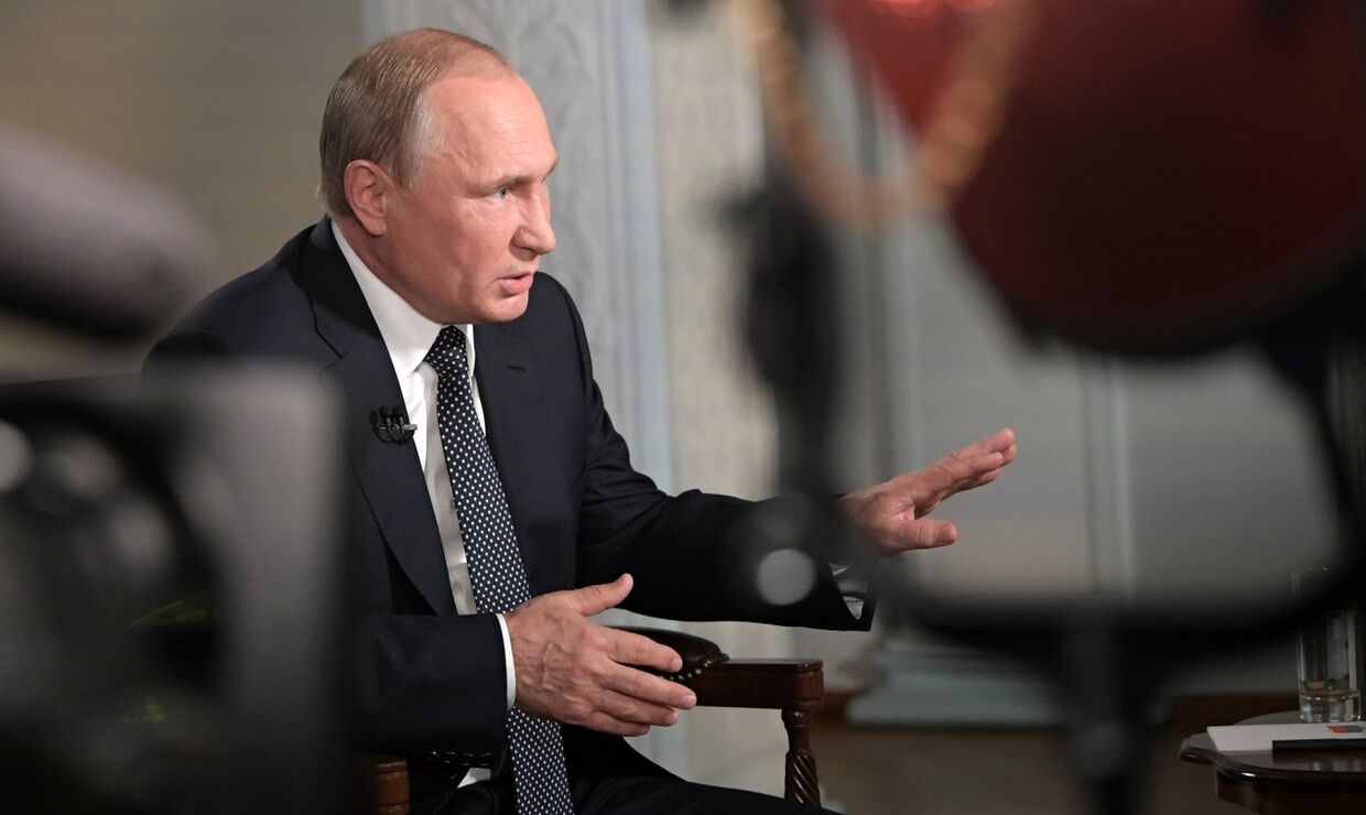Президент РФ Владимир Путин во время интервью Fox News в Хельсинки. 16 июля 2018